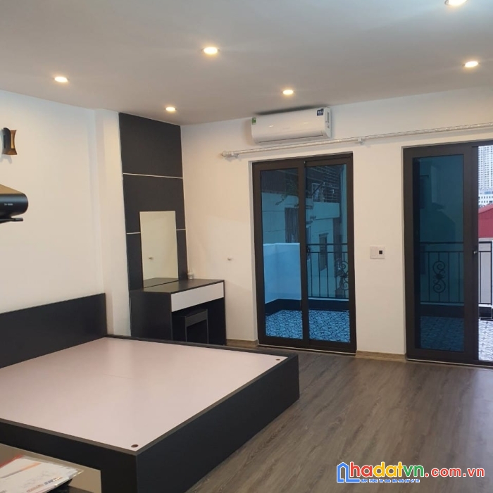 Bán nhà phố hoàng ngân 46m  6 tầng 9 phòng khép kín dòng tiền ổn định ngõ thông 5.95 tỷ lh