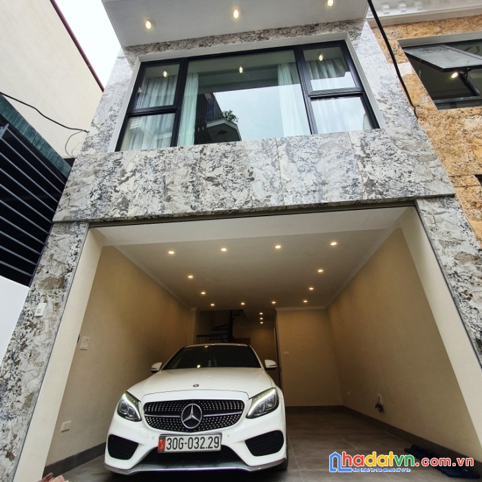 Bán nhà thạch bàn nhỉnh 5 tỷ, 65m2, 5 tầng, gara ô tô, gần aeon long biên