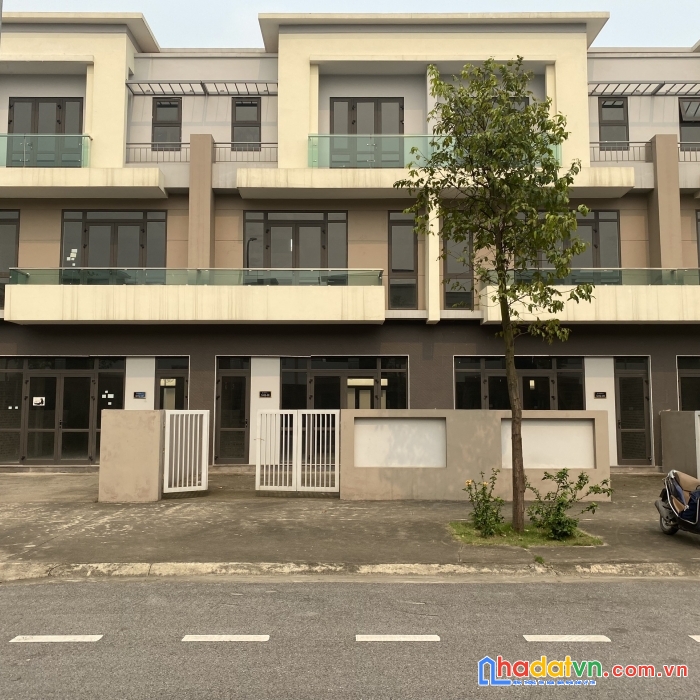 Bán gấp căn shophouse 120m2 nhà 2 mặt tiền trục phố kd 26m đã có sổ tại centa city giá đáy 7,3x tỷ