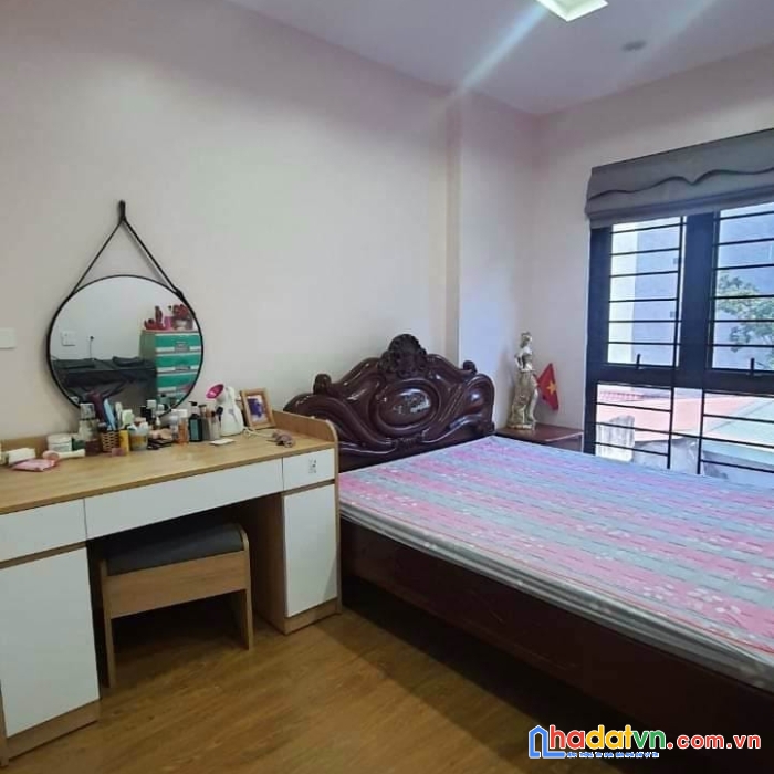 Cực phẩm !! xem ngay  nhà riêng yên hòa, cầu giấy 42m2, 5 tầng, lô góc ngõ thông thoáng, dân xây ở