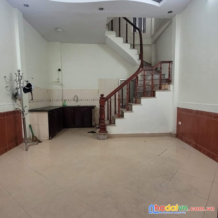 Bán gấp nhà mặt phố ,trần khát trân, hai bà trưng, 35m, 5t, full nội thất, phân lô, kd, gần 6 tỷ.