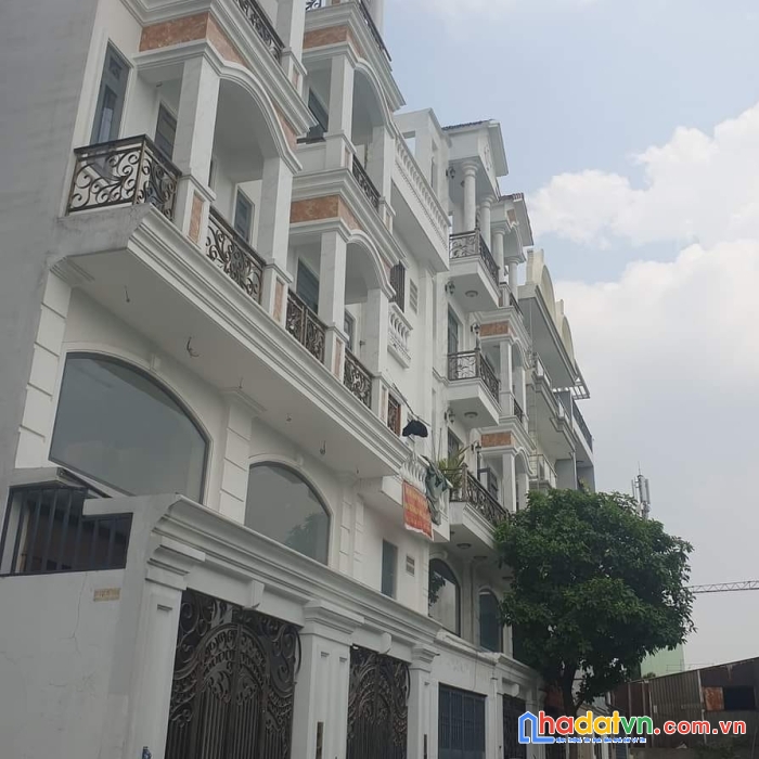 Bán nhà 4 tầng  hẻm 7m phan huy ích ngay emart mới - 70m2 giá bán 7.1 tỷ