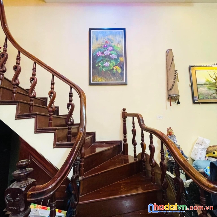 Bán nhà đê la thành, đống đa 68m2 giá 6,4 tỷ nhà đẹp ở ngay.