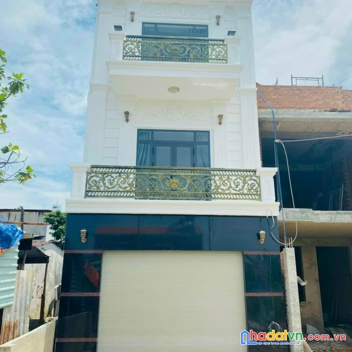 Cơ hội mua nhà đẹp siêu rẻ, nhà 2 lầu, đối diện chợ hiệp hoà chỉ 4ty4