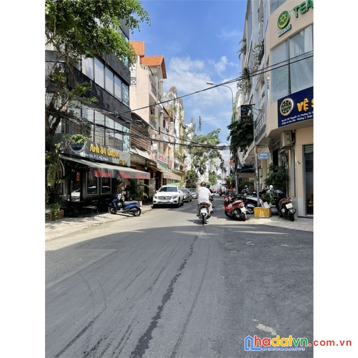 Giảm 1.5 tỷ-mặt tiền lô góc khu phan xích long, ngang khủng 13m, 4 tầng đẹp lung linh.