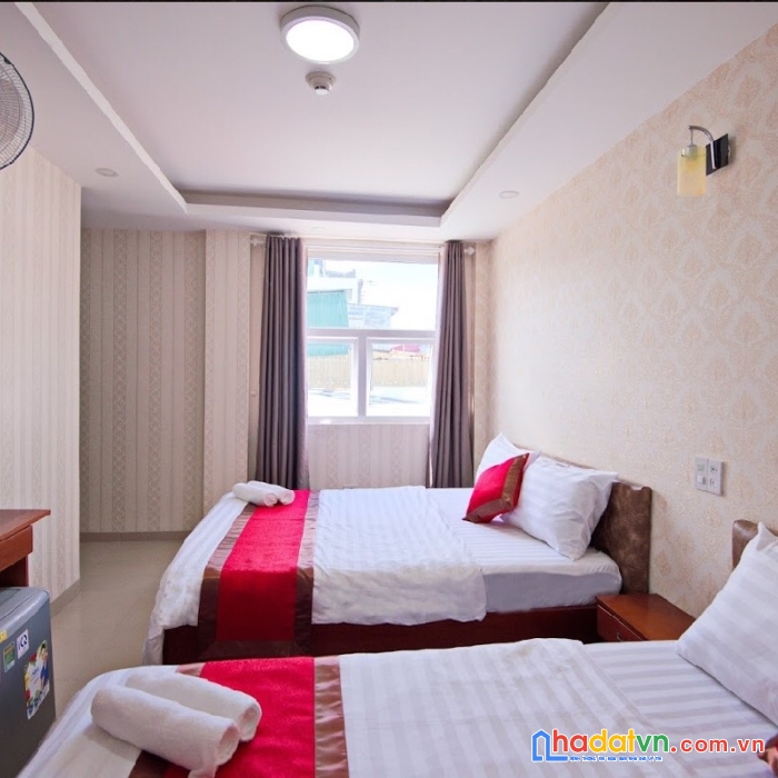 Cần tiền bán gấp khách sạn đẹp ngay trung tâm đường bùi thị xuân, đà lạt giá 35 tỷ