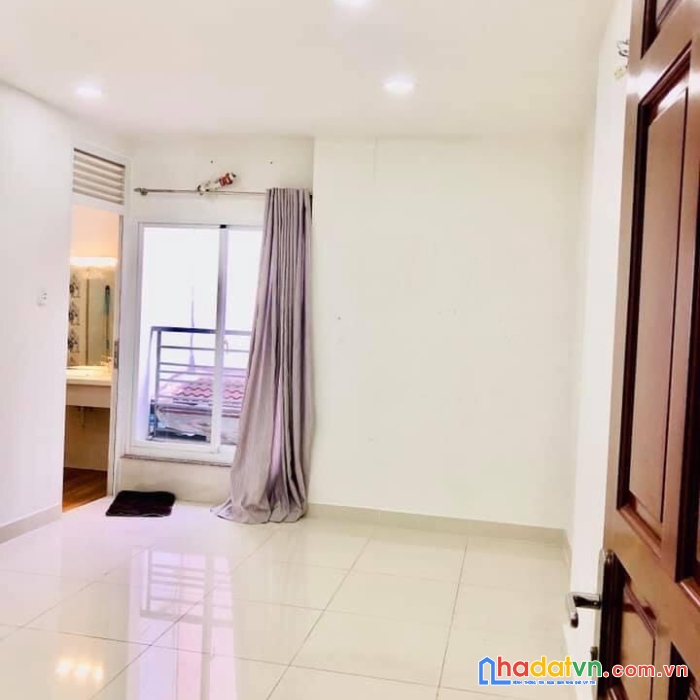 Bán nhà mt chợ ông địa đường lý thường kiệt, p8, tân bình