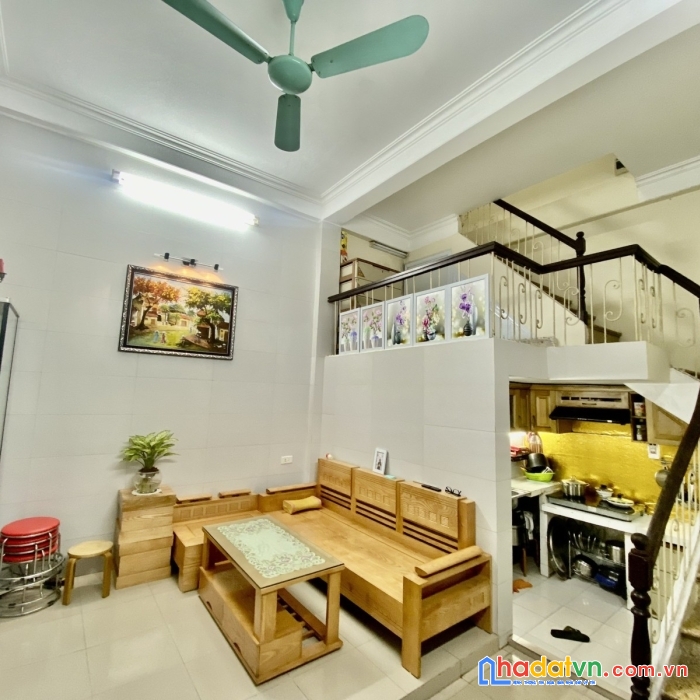 Bán nhanh nhà võ thị sáu, hai bà trưng, 30m, 4t, 3 tỷ, ô tô, 0814995566.