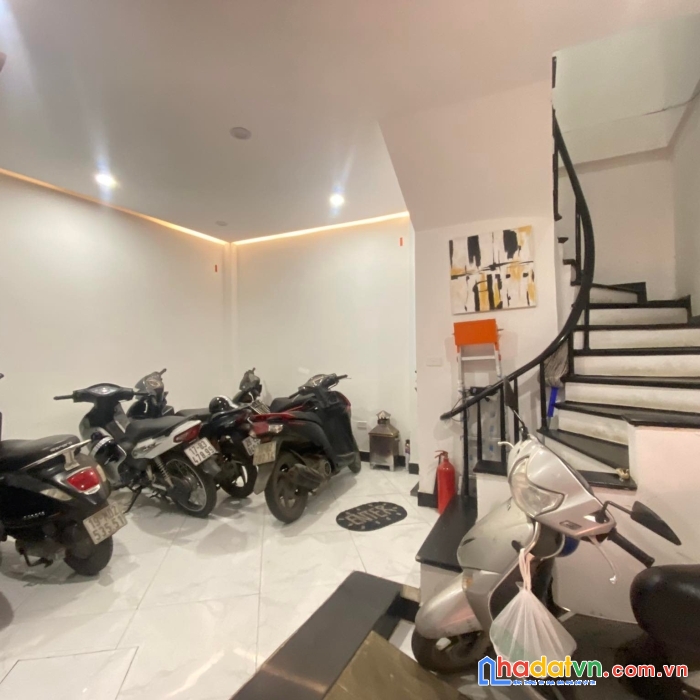 Nhà bán - vị trí siêu vip trung tâm quận thanh xuân - dòng tiền cao 45tr/th