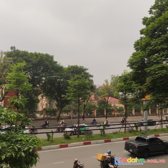 Mp hoàng quốc việt lô góc kinh doanh 70m 6t giá chỉ 33 tỷ