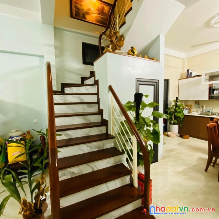 Bán nhà phương mai, lương định của, đống đa nhà đẹp ở ngay giá 5,95 tỷ.