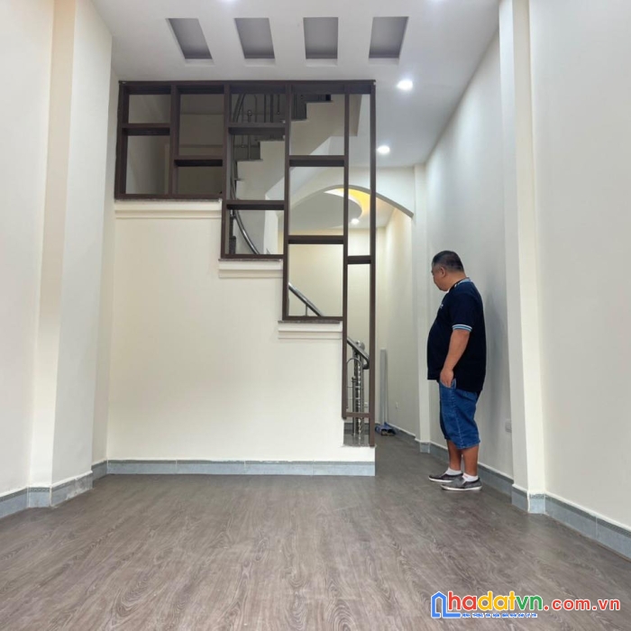 Nhà 40 m2, 3 tầng thạch bàn chỉ 3.8 tỷ