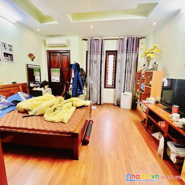 Hiếm hiếm bán nhà 38m 5t phố trần quốc hoàn, cầu giấy ô tô, kinh doanh 7,x tỷ