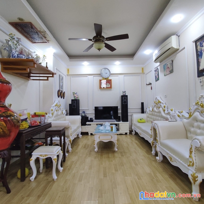 Chung cư cao cấp khu đô thị mới dịch vọng 133m2, 4.98 tỷ