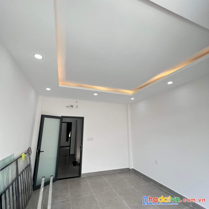 Chủ ngộp bank bán gấp nhà mặt tiền đường hồng lạc tân bình 86m2 nhỉnh 12 tỷ