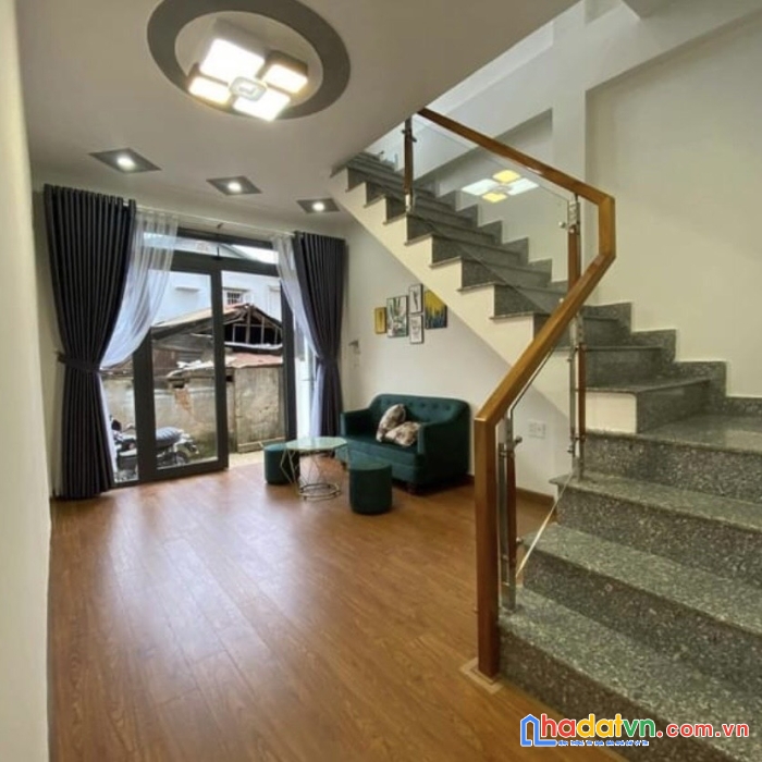 Giảm mạnh - bán gấp nhà đẹp sổ hồng riêng đường la sơn phu tử, đà lạt giá chốt 3.55 tỷ