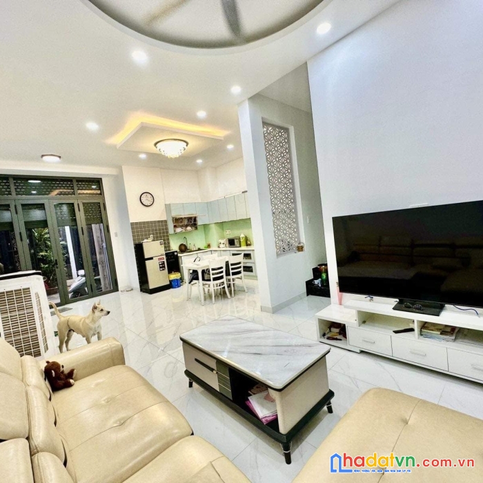 Bán nhà âu cơ,tân bình, 4 tầng, ngang 5.6m, hẻm thẳng tắp,nhà cực đẹp,