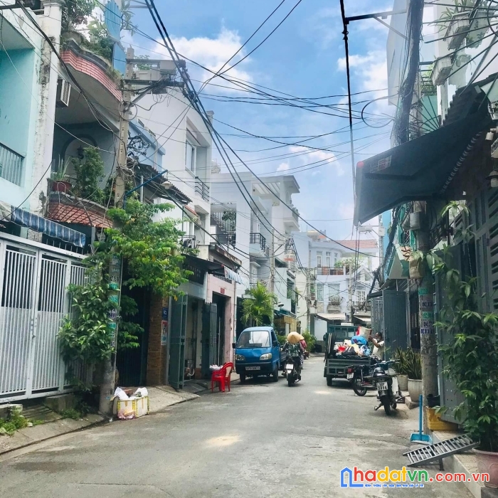 Tân phú,2 mặt hẻm xe tải thông, 93m2, ngang bề thế 5.5m, tiện xây mới, chỉ 5 tỷ xxx.