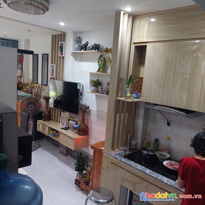 Kẹt ngân hàng, bán nhanh nhà quận 10, gần công viên lê thị riêng, chỉ 6 tỷ 800