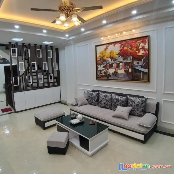 Bán nhà đẹp ở ngay lạc long quân, diên tích 60m2, 5 tầng, mặt tiền 4m, giá 7.99 tỷ