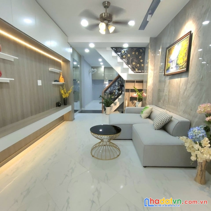 Nhà hxh lạc long quân tân bình 49m2 -3 tầng.