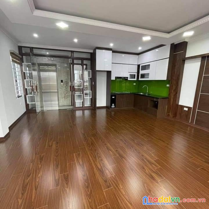 Bán nhà tây hồ-32m-5tầng-2thoáng-gần hồ-tiện ích-giá 3tỷ