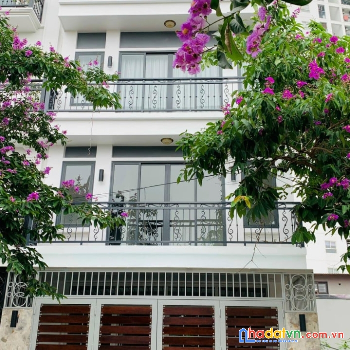 Bán nhà phố đào tấn 9 tầng, thang máy dt 82m2, mt: 7m giá 20,5 tỷ