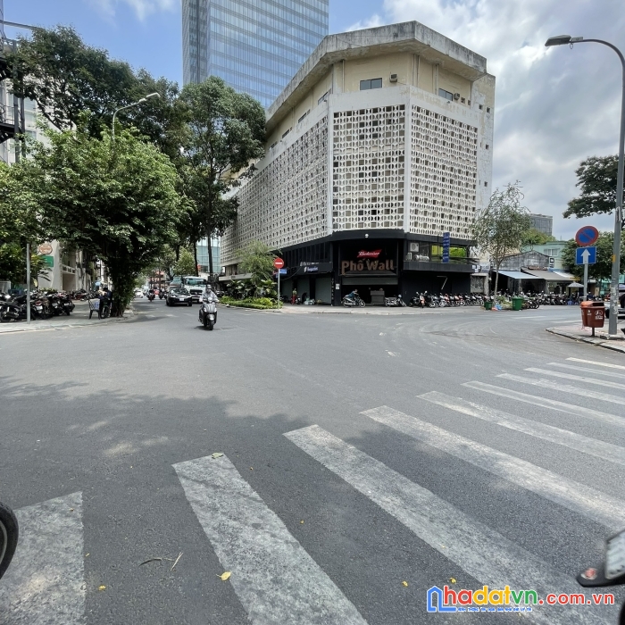 Tìm khách thuê thiện chí lâu dài
92 nam kì khởi nghĩa, p bến nghé. q1•diện tích: 20x15m