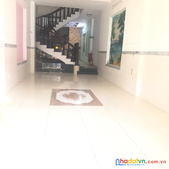 Cho thuê mặt bằng - mt đường tạ quang bửu p4q8 - giá : 16 triệu