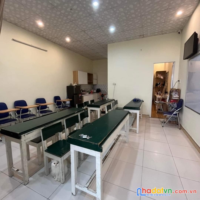 .nhà tiểu la thẳng 30m ra mặt tiền. kiệt 3.5m. 60m2 2.x ty