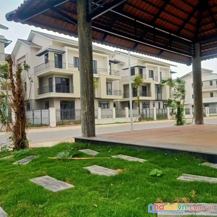 Bán biệt thự song lập 180m mua được lời ngay 500 tr tọa lạc ngay tại đại đô thị centa vsip bắc ninh