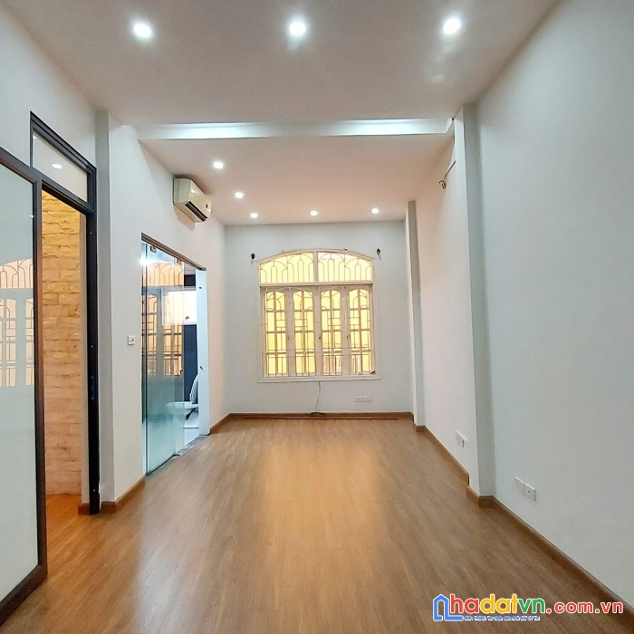 Bán nhà cự lộc thanh xuân 35m 5 tầng ngõ nông gần phố nhà đẹp ở ngay nhỉnh 4 tỷ lh 09675124520
