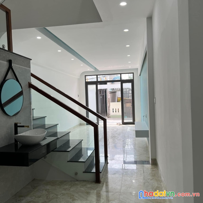 Nhà đường k20, sau bv 600 giường, thẳng 30m ra mt, 73m2, 2 tầng đẹp