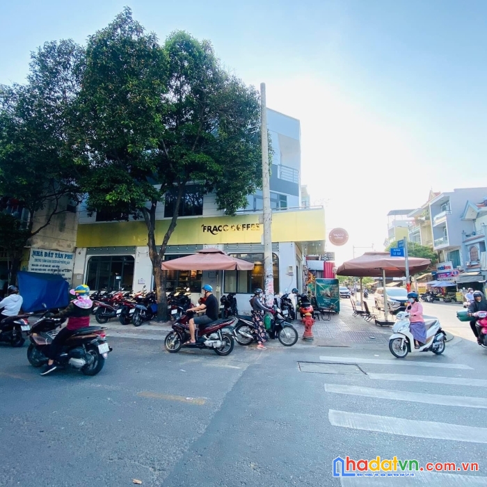 Hàng hiếm, góc 2 mặt tiền đường văn cao, dt: 7.6x18m, 4 tầng, mặt bằng thuê 40tr, 29.9 tỷ