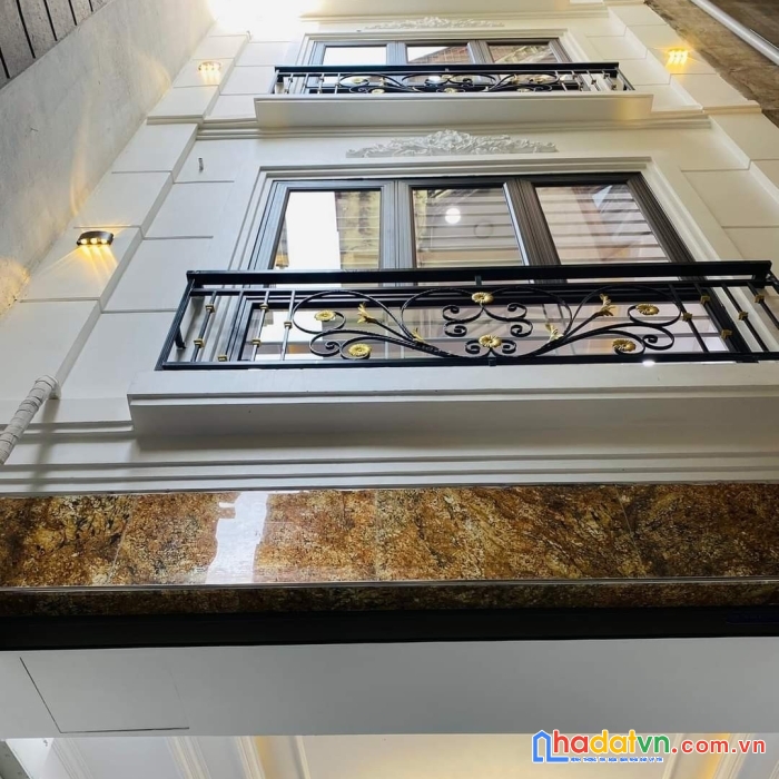 Chung cư mini thang máy chợ khâm thiên 60m 7tg mt4,5m chỉ 7,9 tỷ.