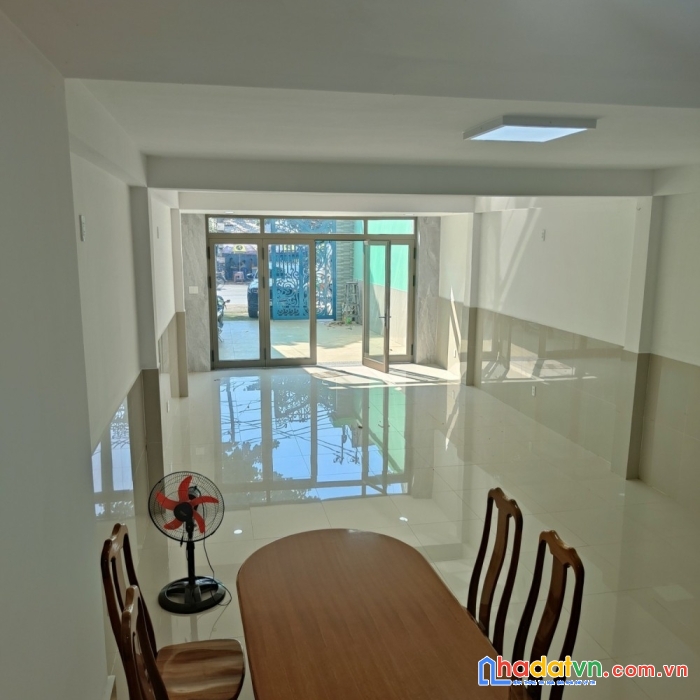 Bán nhà mặt tiền quốc lộ 13 bình thạnh 130m2 giá 20 tỷ 5
