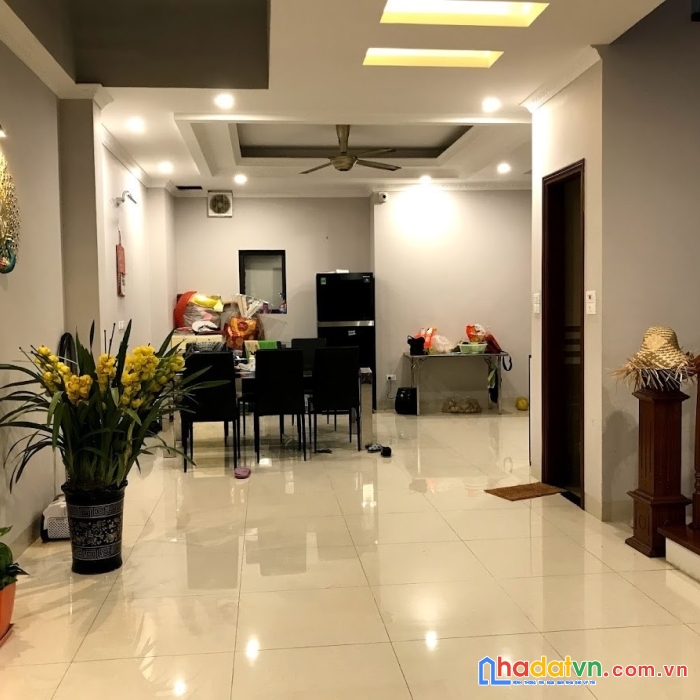 Bán tòa nhà văn phòng mp phạm văn đồng mai dịch cg 8 tầng 120/216m giá chỉ 46 tỷ