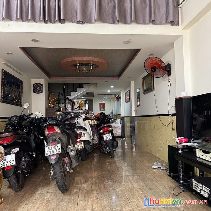 Cần bán căn nhà đường số 13, phường 4, quận 4, tp hồ chí minh.