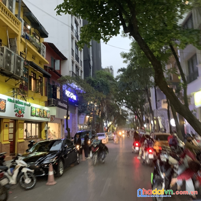 Cho thuê mặt bằng gần ga hà nội, đống đa, mặt tiền 6m, phù hợp hàng ăn