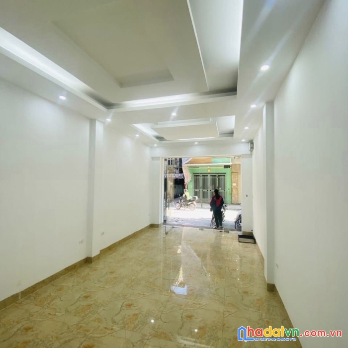 Bán nhà phố pháo đài láng, đống đa,  ô tô , kinh doah đỉnh, 6 tầng thang máy, 45m, 18.4 tỷ.