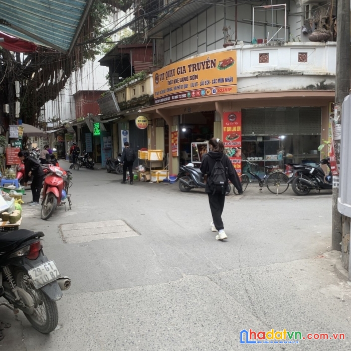 Bán nhà 42m2, 5 tầng, gần phố cầu giấy, ngõ thông thoáng sáng, giá 5tỷ45.