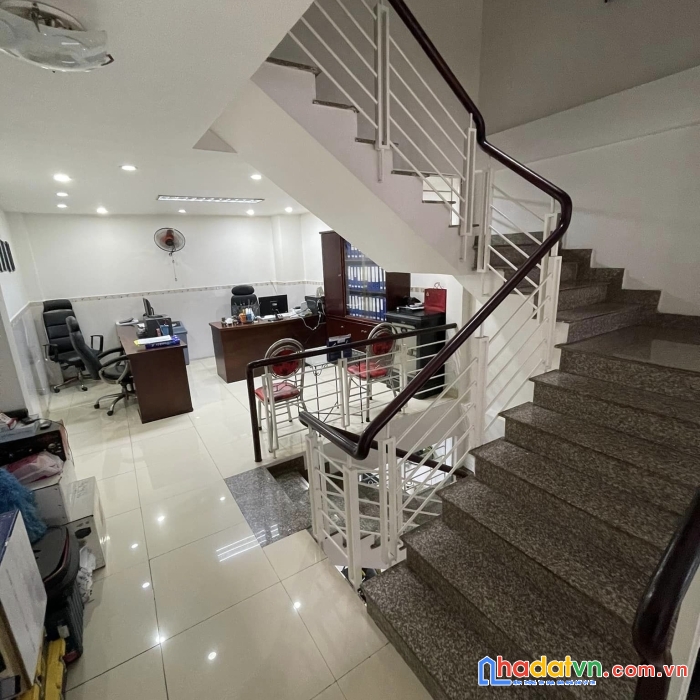 Chính chủ bán nhà thống nhất 5x16m 4lầu ngay p.10 10.8 tỷ vài bước ra mặt tiền