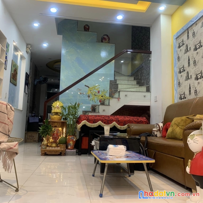 Bán nhà 4lầu ngay chợ tân bình 60m2 ngang 4.5m kd buôn bán đa nghề 7tỷ