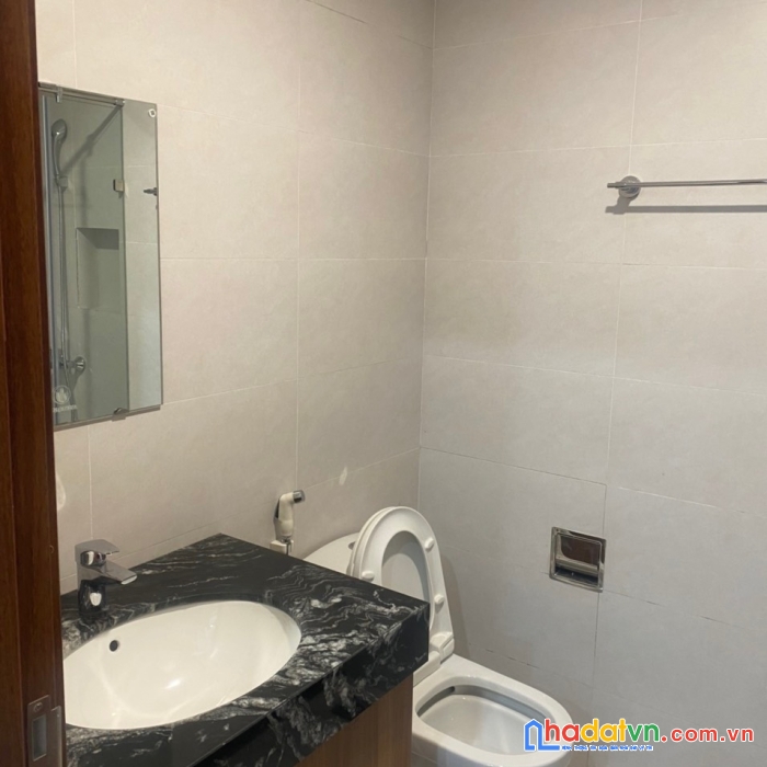 Bán toà ccmn trần khát chân, hai bà trưng, ô tô đỗ cửa, thang máy - dòng tiền hơn 700tr/ năm giá