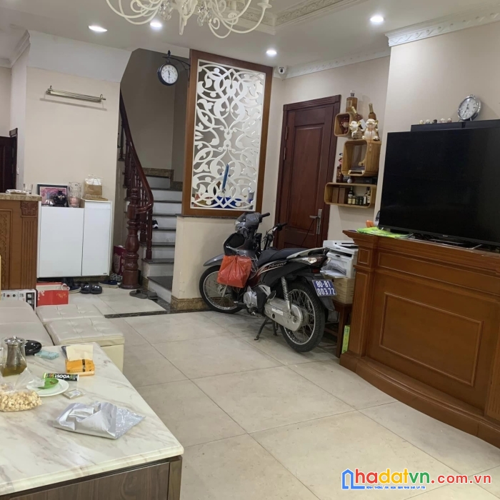 Bán nhà ngọc khánh, ba đình, lô góc 2 thoáng, ô tô đỗ cửa, 1 nhà ra phố, mặt tiền rộng, nhà mới đẹp