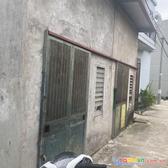 Nhỉnh tỉ có mảnh 40m lê xá, xã mai lâm, huyện đông anh, thành phố hà nội.