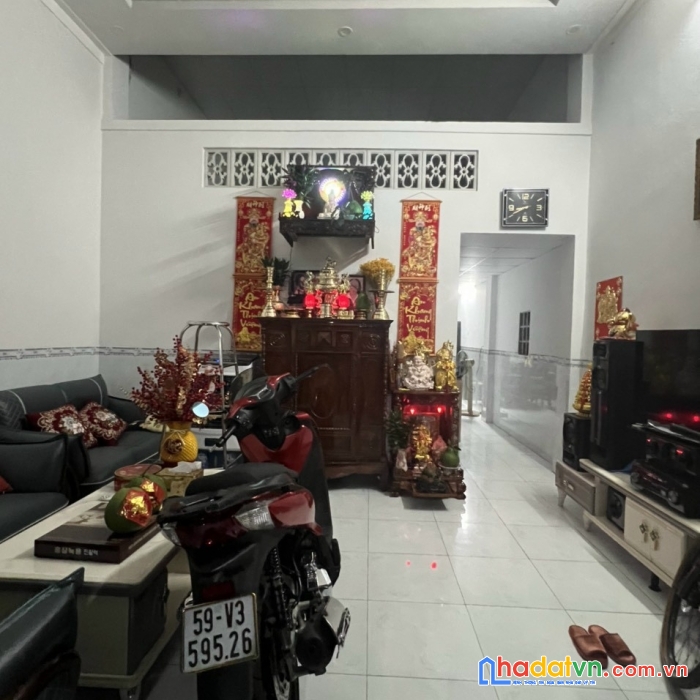 Cần tiền, bán lỗ nhà còn mới kdc lavender 90m2 chỉ 1ty790