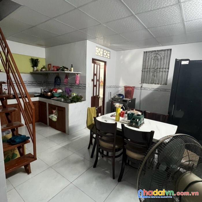 Cần tiền, bán lỗ nhà còn mới kdc lavender 90m2 chỉ 1ty790