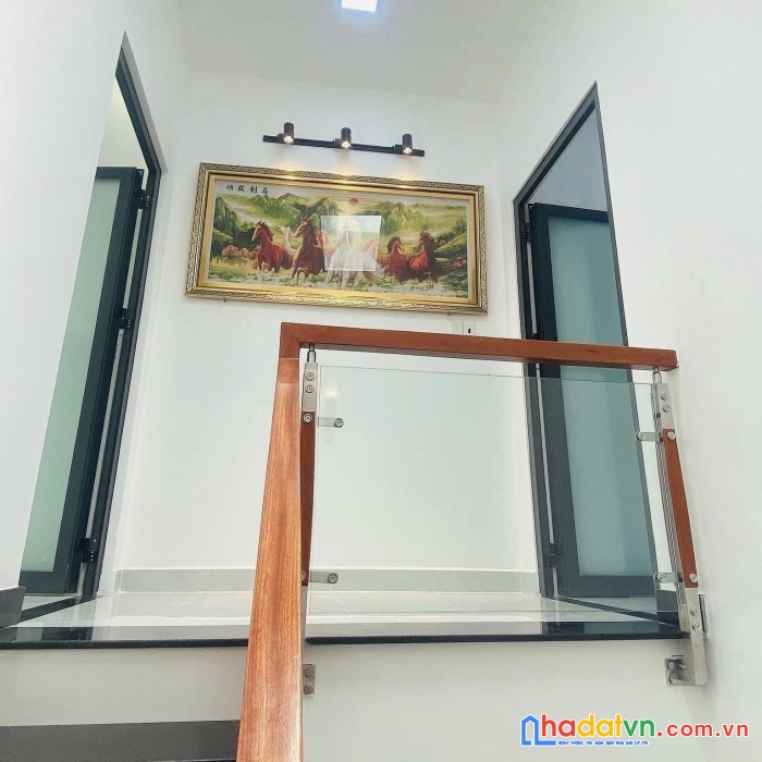 Chủ gấp bán nhà đẹp-tặng nội thất- 45m2 – cách 1 căn là hẻm xe hơi-âu dương lân q8