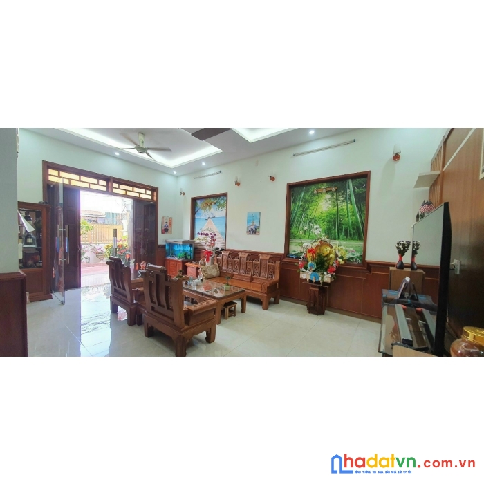 Bán biệt thự sân vườn 380m2, đường nhựa 8m gần cây xăng 75. chỉ 8,5 tỷ